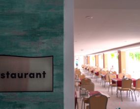 Restaurant & Bar