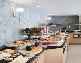 Restaurant & Bar