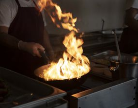 Restaurant & Bar